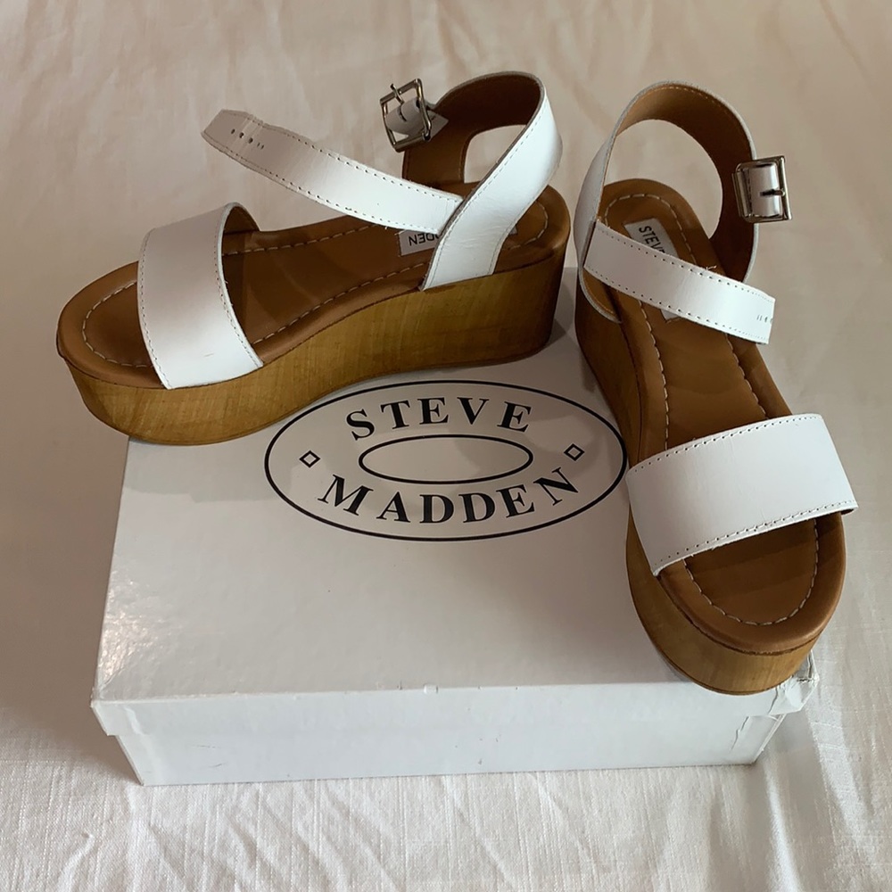 Steve Madden white leather platforms size 6